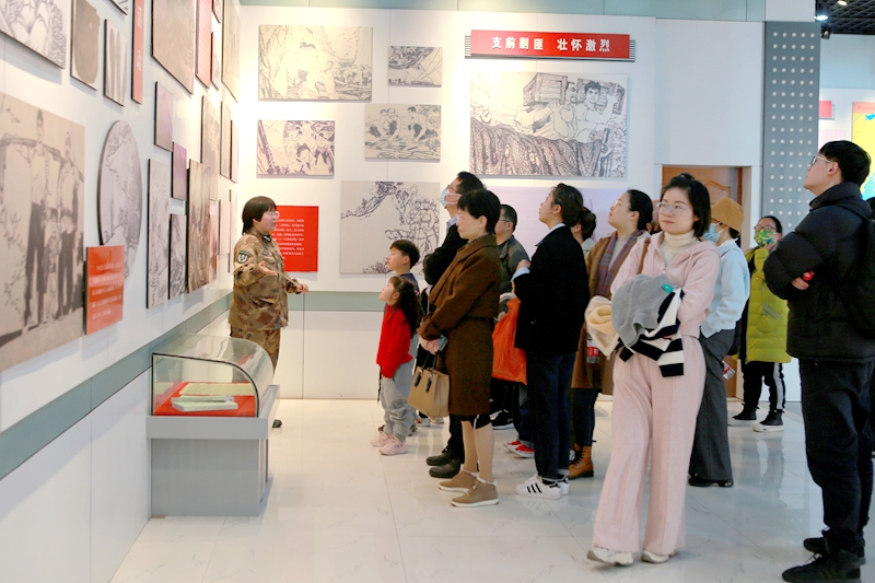 参观照.jpg